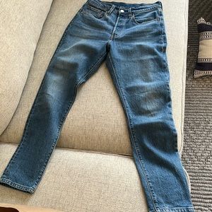 Like new Levi’s blue jeans